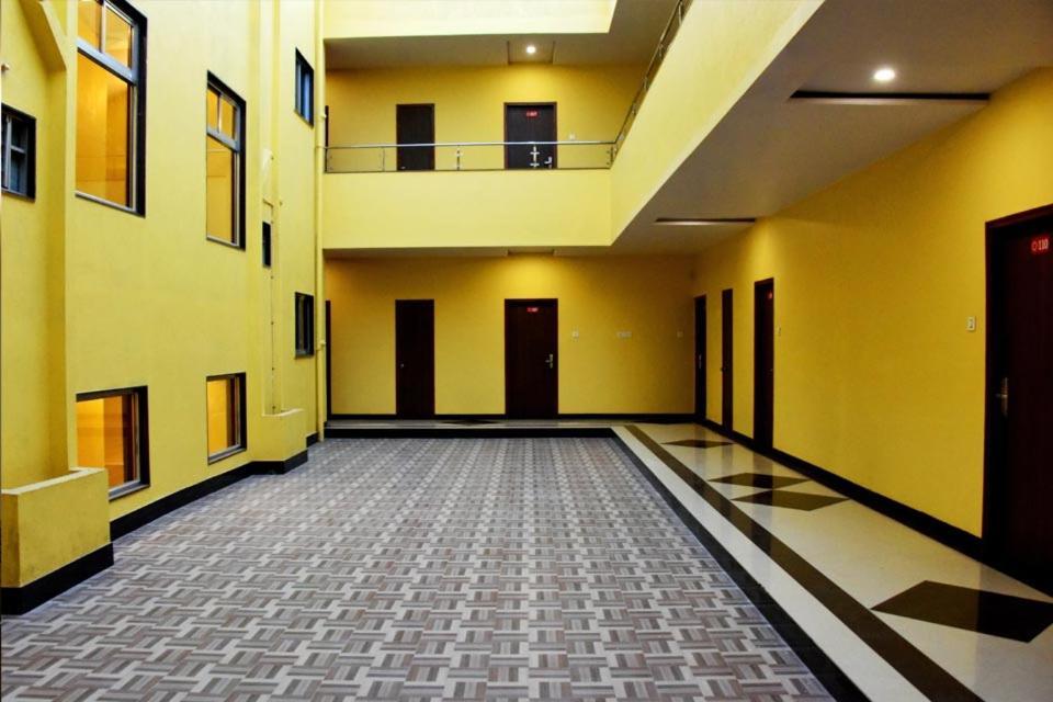 Hotel Varenya Inn Yavatmāl Exteriér fotografie