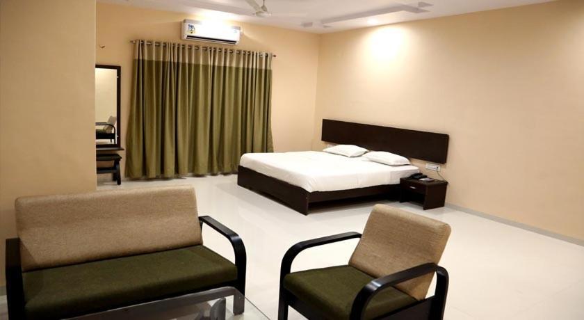 Hotel Varenya Inn Yavatmāl Exteriér fotografie