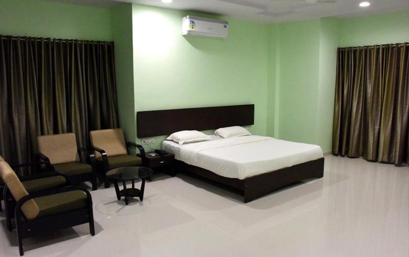 Hotel Varenya Inn Yavatmāl Exteriér fotografie